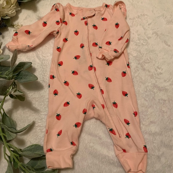 Strawberry Pjs - Picture 1 of 2